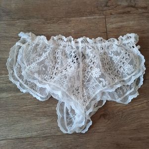 NWOT Victoria's Secret S Coconut White lace crochet boyshorts panties shorts